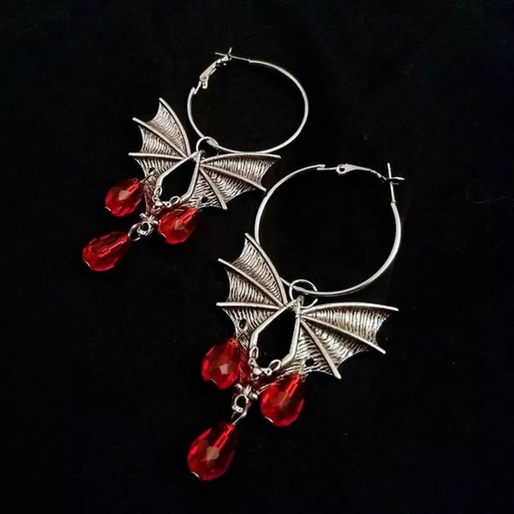 Red bat drop earrings - Picture 3 of 12